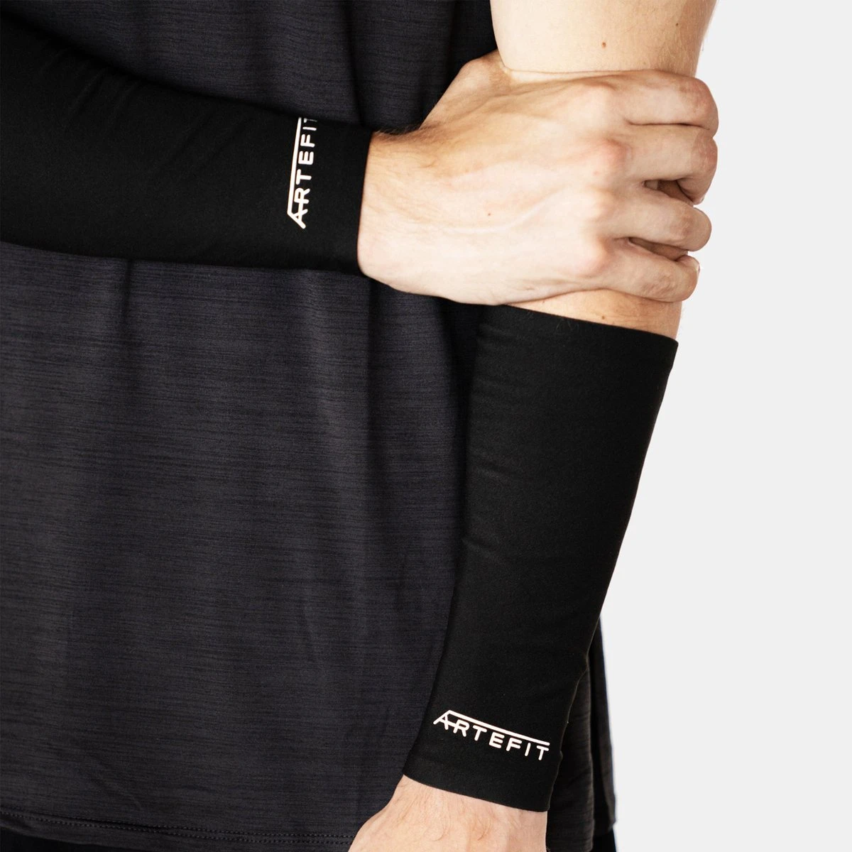 Artefit Compressie Onderarm Sleeves – Unisex - Zonbescherming - S - Black - Afbeelding 11