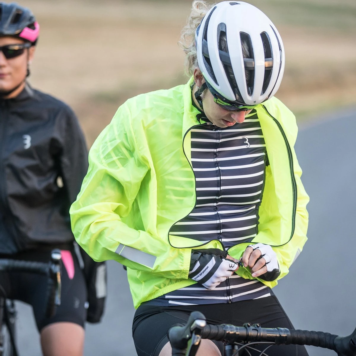 BBB Cycling BaseShield Regenjas Fiets - Wielren Fietsjack - Regenjack - Wind- En Waterdicht - Neon Geel - Maat XL - Afbeelding 6