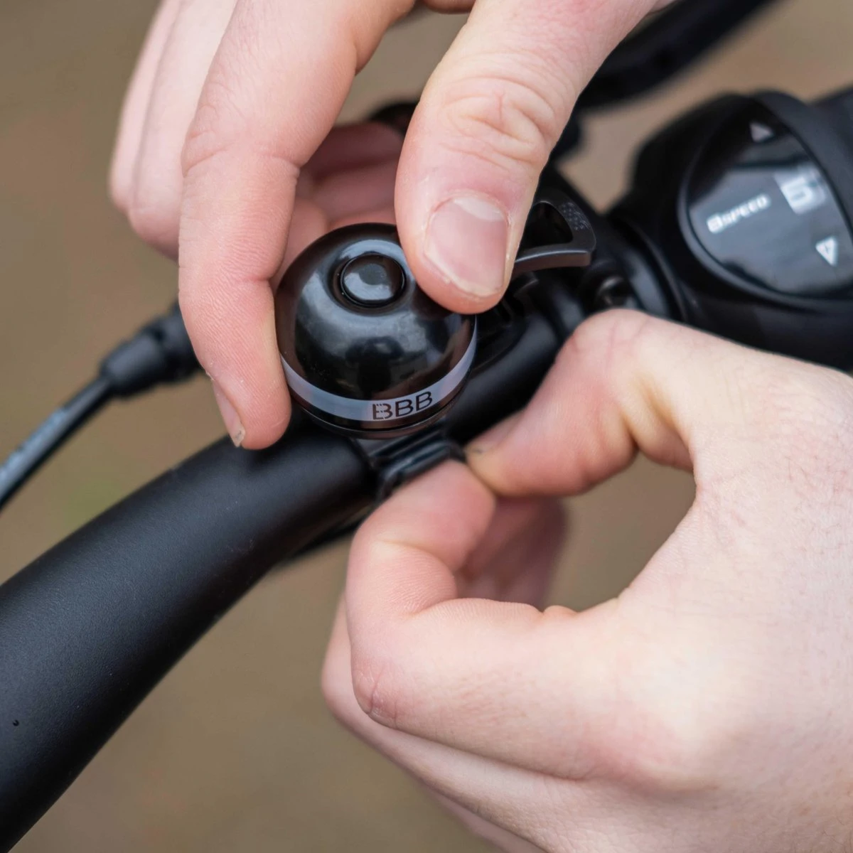 BBB-14 EasyFit Deluxe Fietsbel - Messing - Alle Stuur Diameters - Grijs - Afbeelding 2