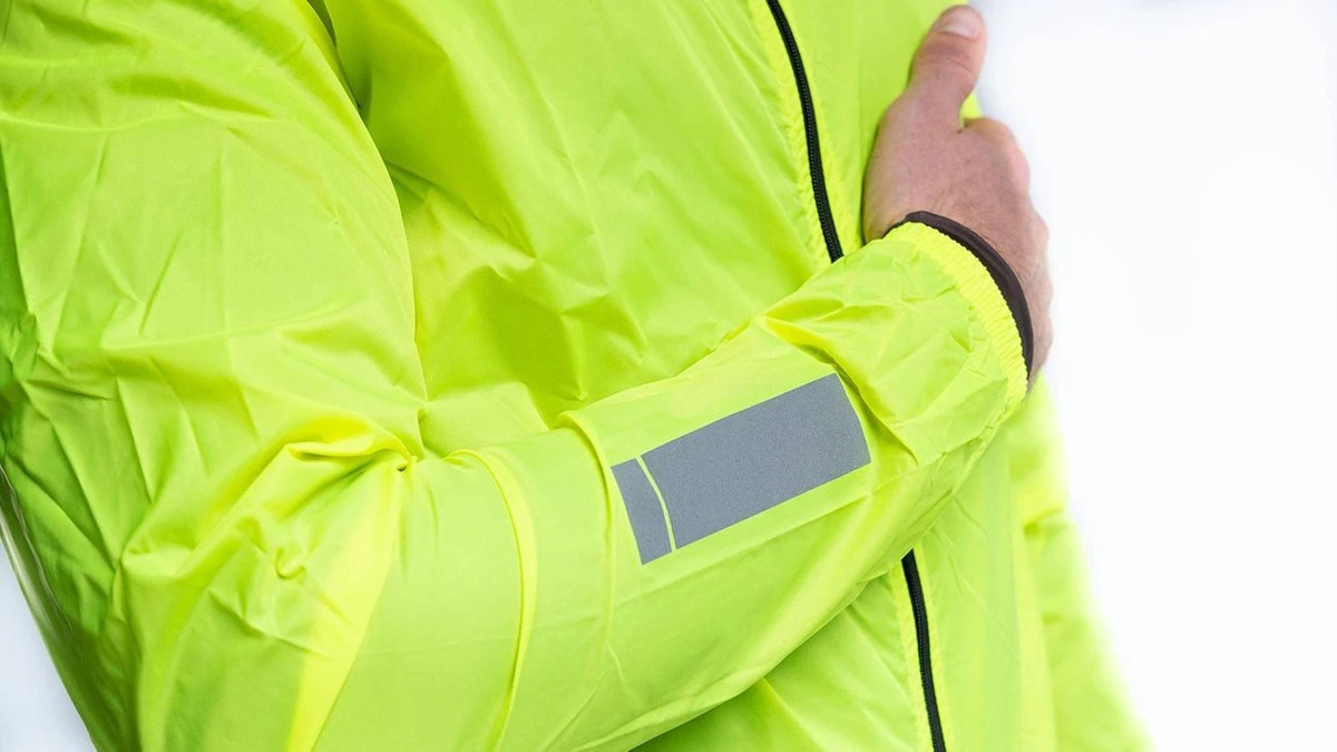 BBB Cycling BaseShield Regenjas Fiets - Wielren Fietsjack - Regenjack - Wind- En Waterdicht - Neon Geel - Maat XL - Afbeelding 3