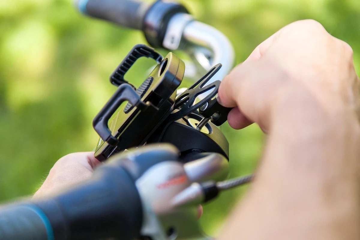 FONSAFE® Telefoonhouder Fiets - Universeel En Schokbestendig Voor GSM - Handsfree Bellen - 360° Draaibaar - Smartphone Houder Fiets - Iphone - Samsung - Huawei - Afbeelding 12