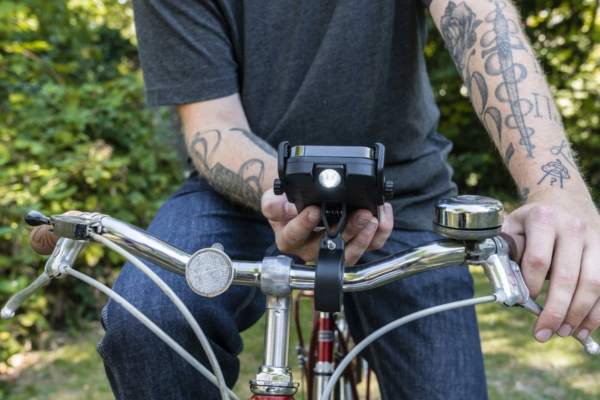 FONSAFE 3 In 1 Telefoonhouder Fiets Met Powerbank En LED Lamp - Universeel Schokbestendig - Fietslamp - Powerbank 5000 MAh – Zwart - Afbeelding 9